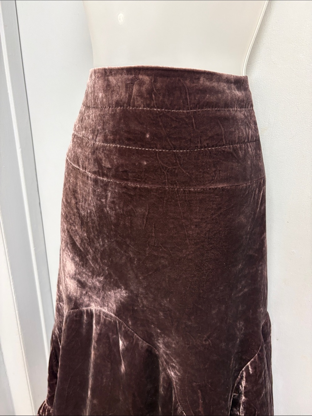 SOLD IN STORE Neely Brown Silk Blend Velvet Ruffle Hem Midi Skirt M - Picture 2 of 10